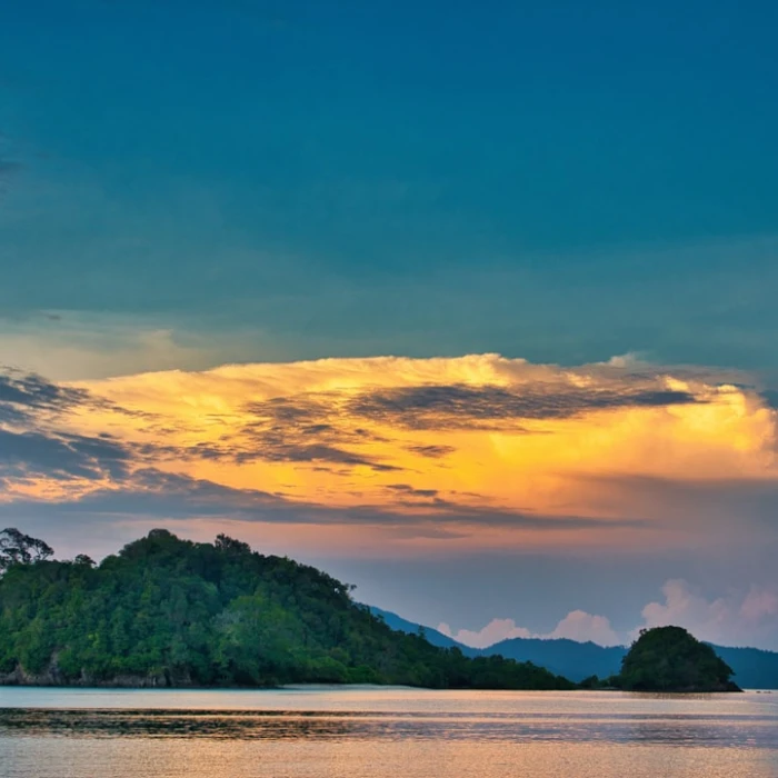 Discover Malaysia: Top 10 Must-Buy Souvenirs & Unique Keepsakes