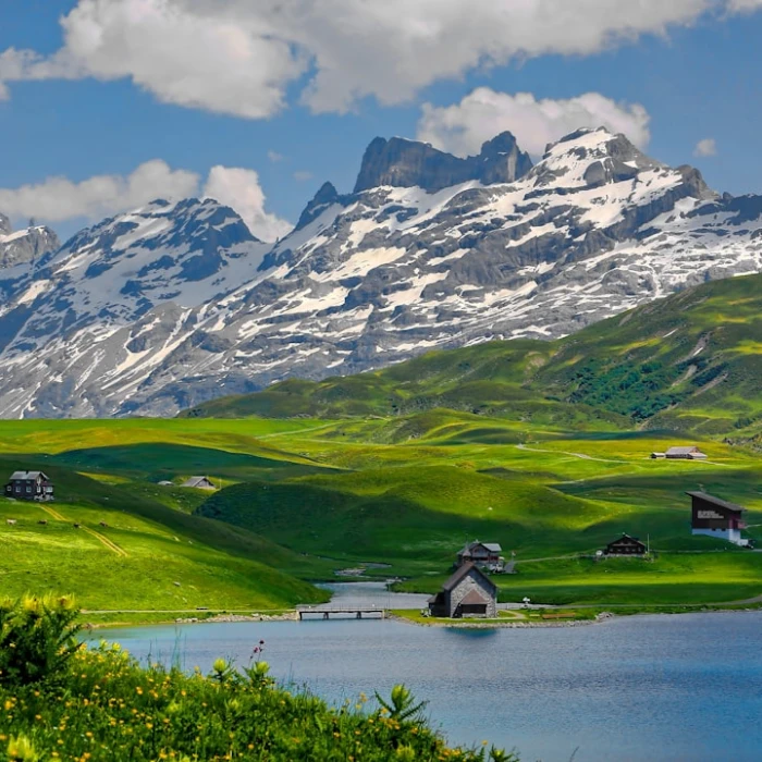 Discover Switzerland's Iconic City Statues: A Guide to Must-See Urban Art & History