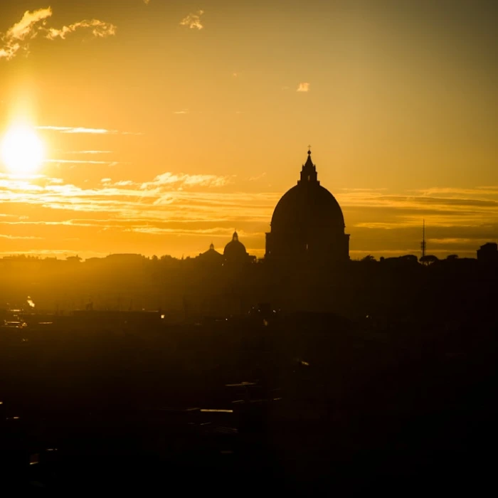 Discover Rome's Most Scenic Bus Routes to Vatican City