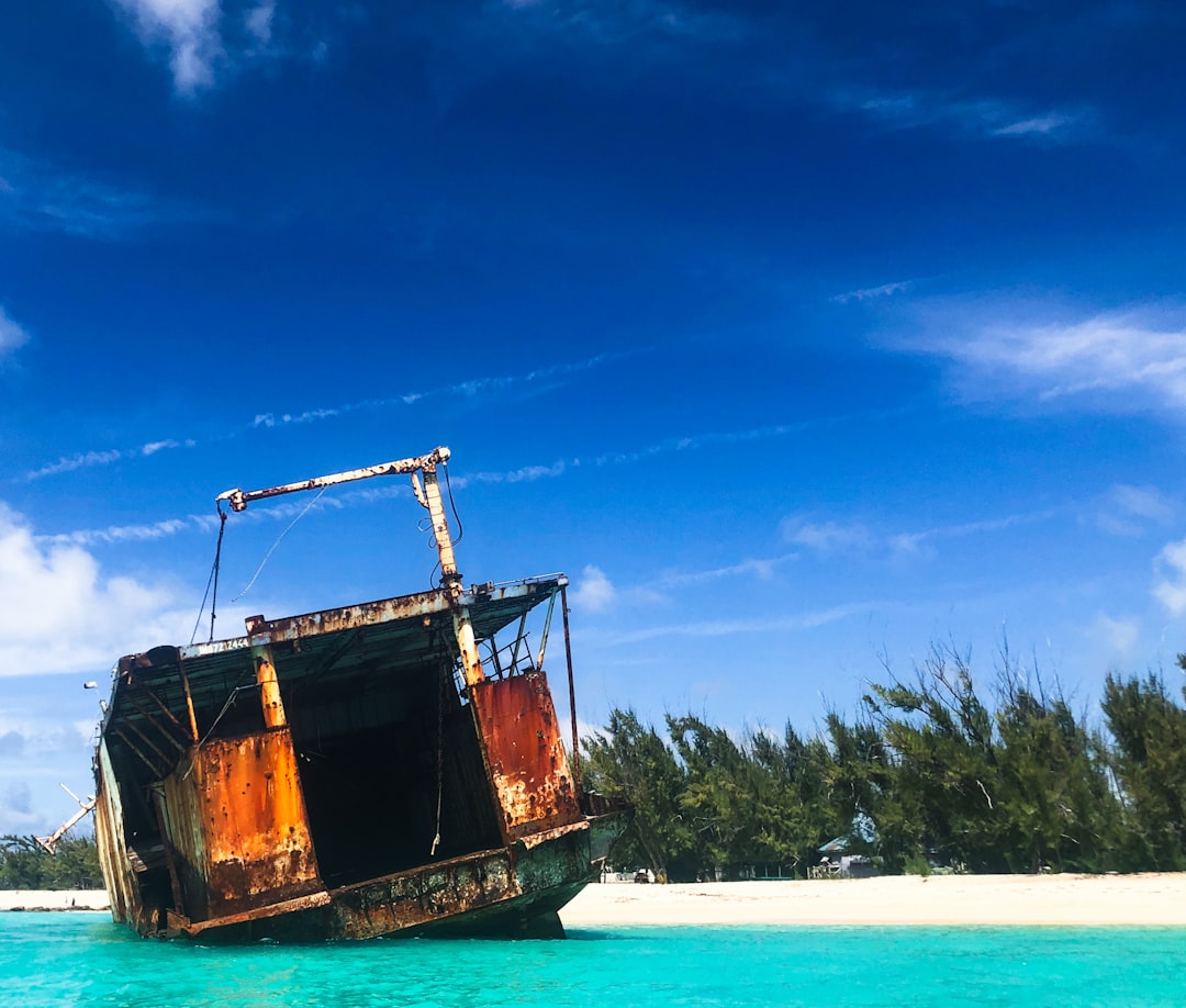 Navigating Cayman Islands Dining: Your Ultimate Guide to Saving Money on Food & Drinks
