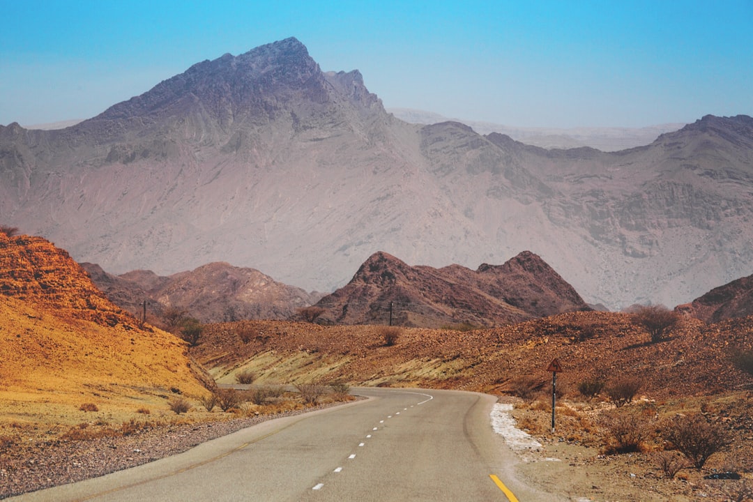 Taste of Oman: An Essential Guide to Traditional Drinks & Refreshing Beverages