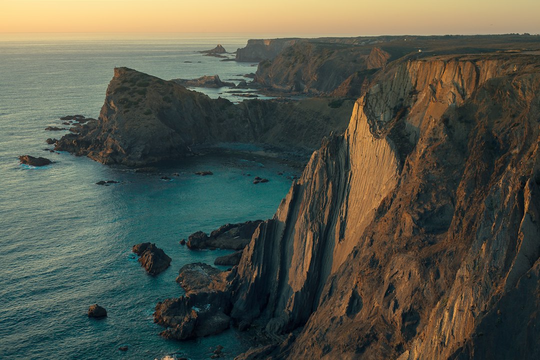 Unlocking Portugal: Your Essential Guide to Cultural Etiquette for Tourists