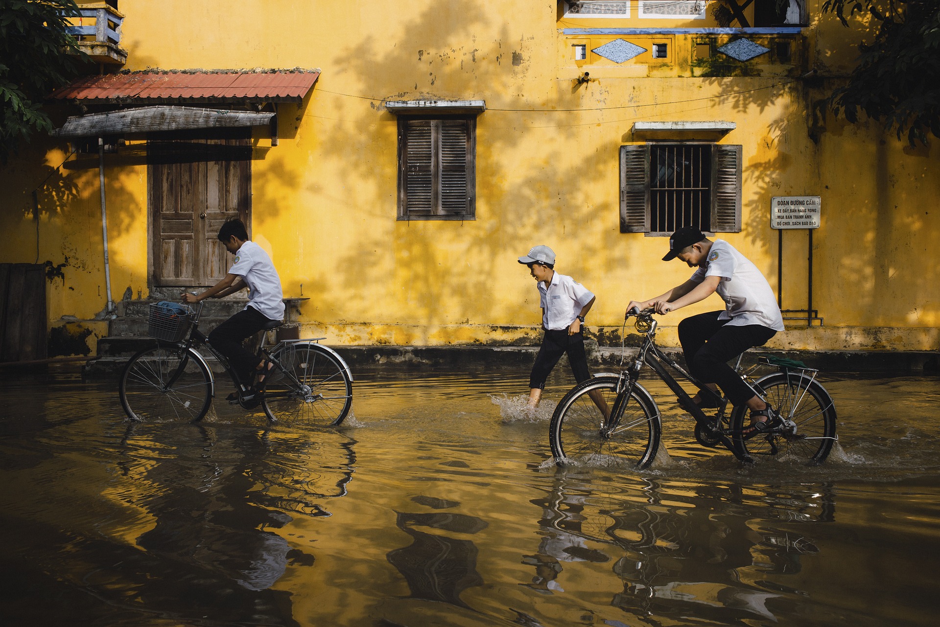 Coping with Floods: Effective Strategies and Tips