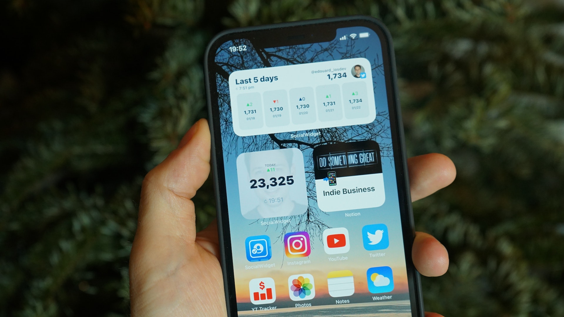 Maximizing Productivity: How Widgets Can Help Reclaim Our Time from Apps