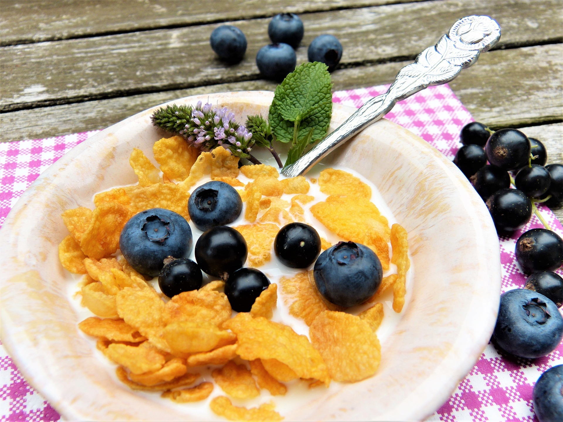 Oatmeal Extravaganza: 5 Irresistible Recipes for a Wholesome Breakfast Delight